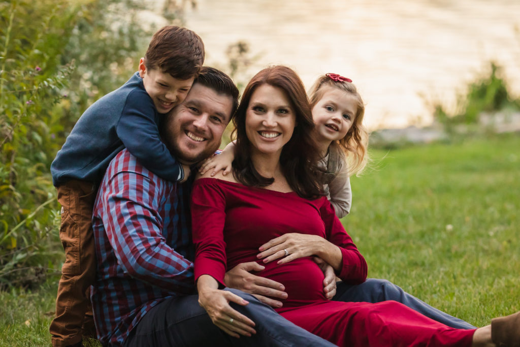 Family with pregnant mom photoshoot in Janesville, Wisconsin